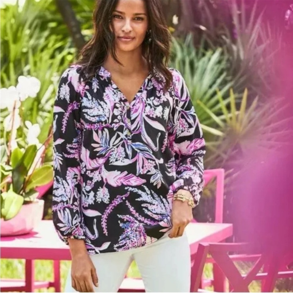 LILLY PULITZER Elsa Wild Within Silk Pullover Top Onyx Blouse Smocked Sz XXS